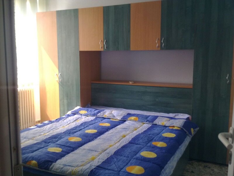 Piata Iancului, 3 minute metrou.